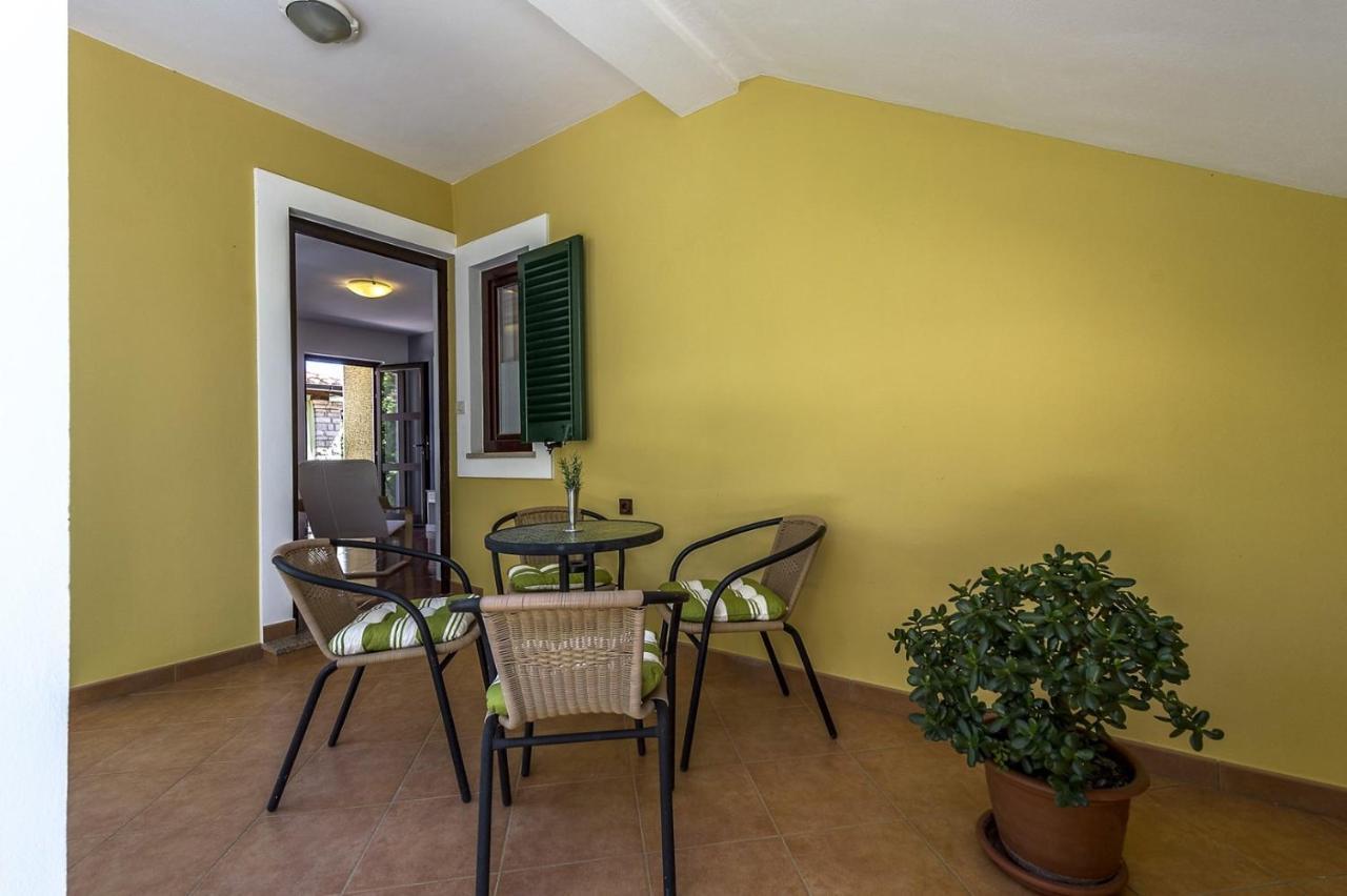 Spacious Three-Bedroom Villa Balun With Pool 포레치 외부 사진