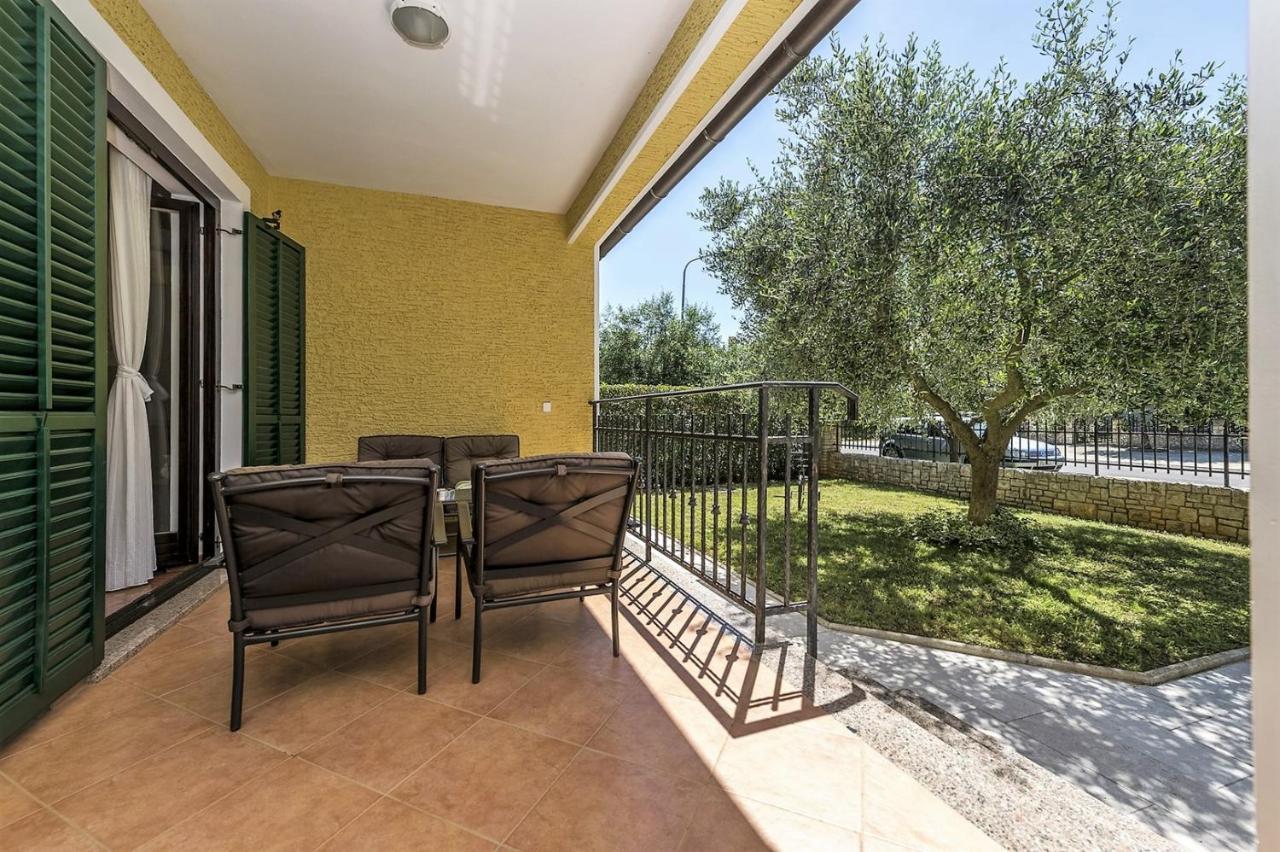 Spacious Three-Bedroom Villa Balun With Pool 포레치 외부 사진