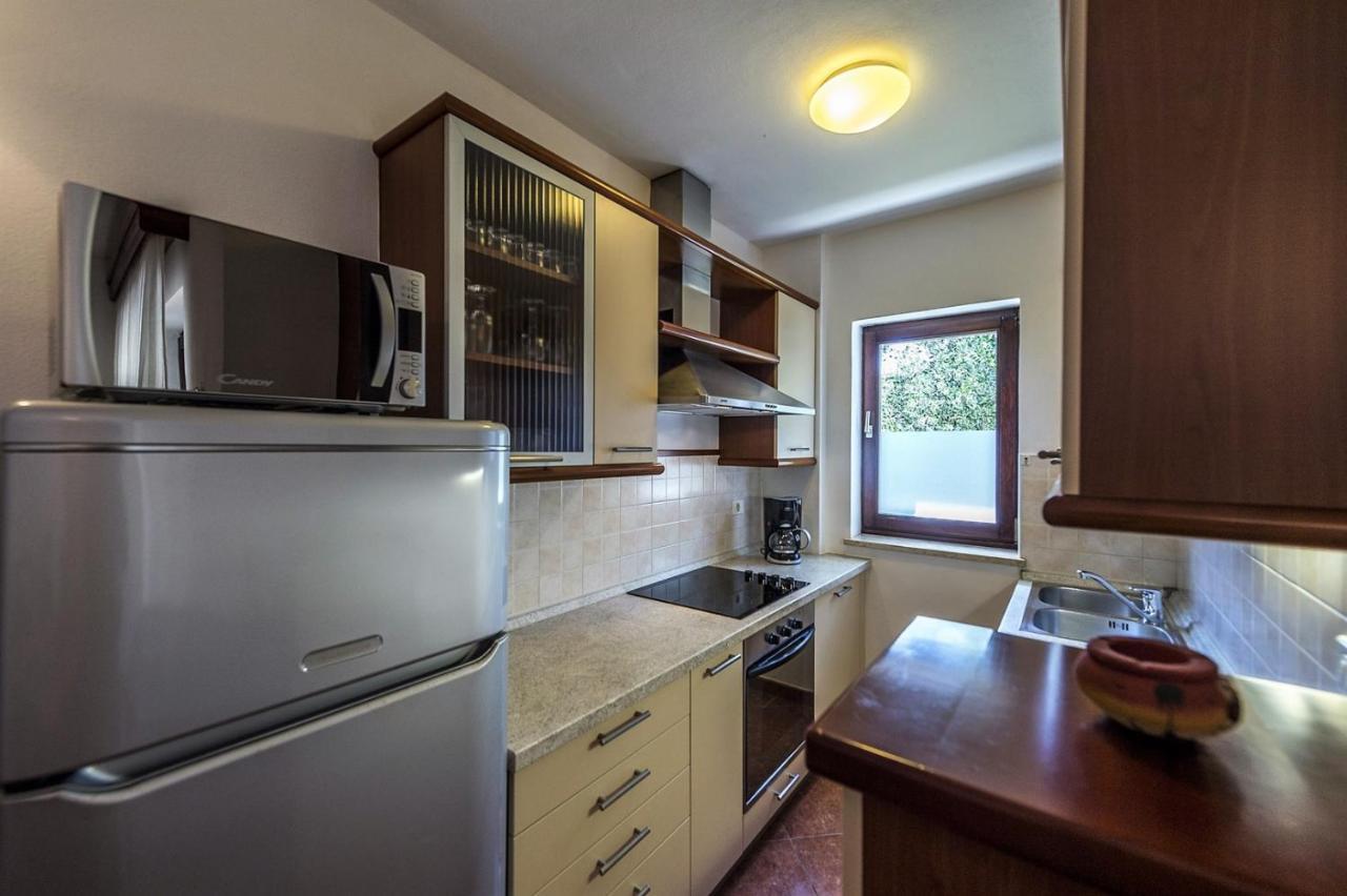 Spacious Three-Bedroom Villa Balun With Pool 포레치 외부 사진